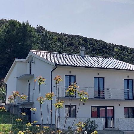 Holiday Apartments Cecilija Supetarska Draga Exterior foto