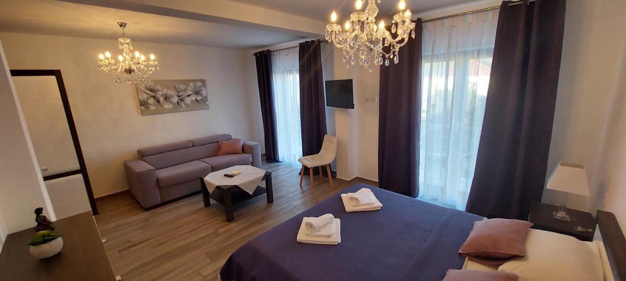 Holiday Apartments Cecilija Supetarska Draga Exterior foto